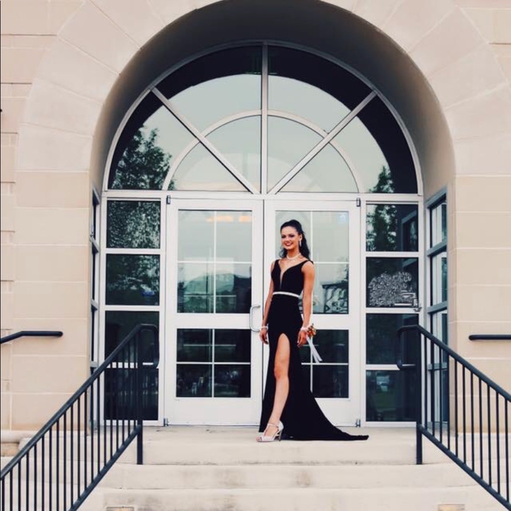 Black Prom Dress w/removable sequin belt Size 02